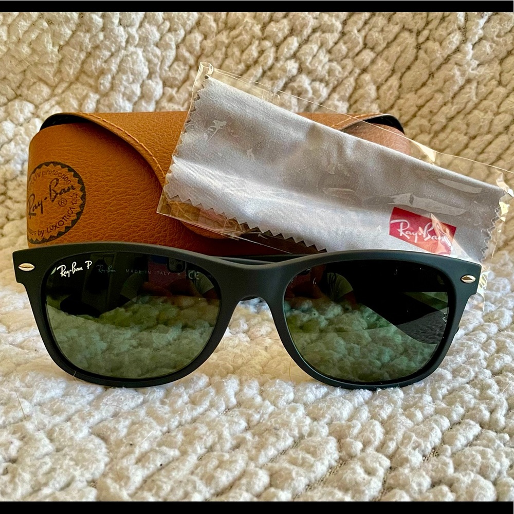 Polarized Wayfarer Classic Ray-Ban